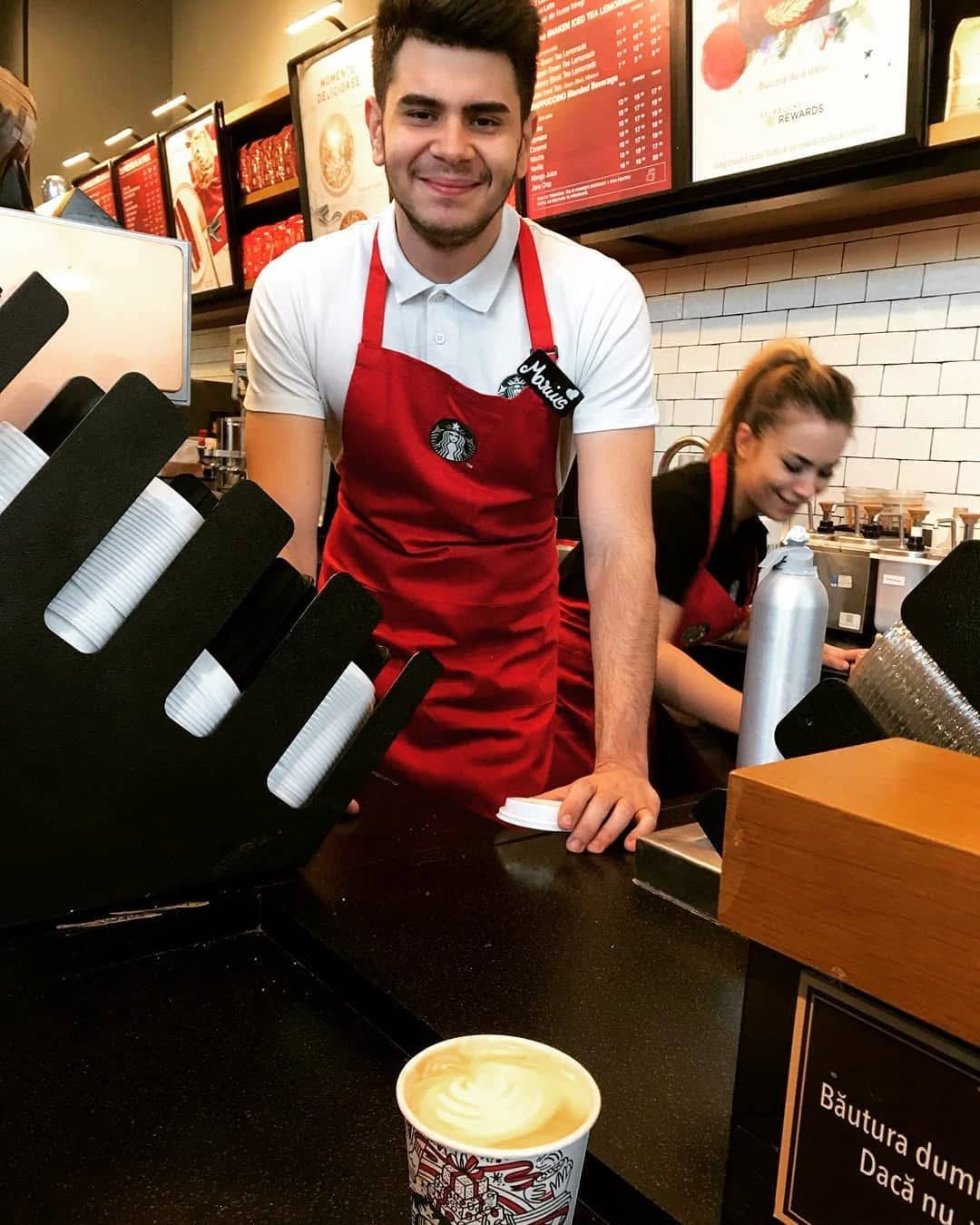 Marius în Starbucks — 2018